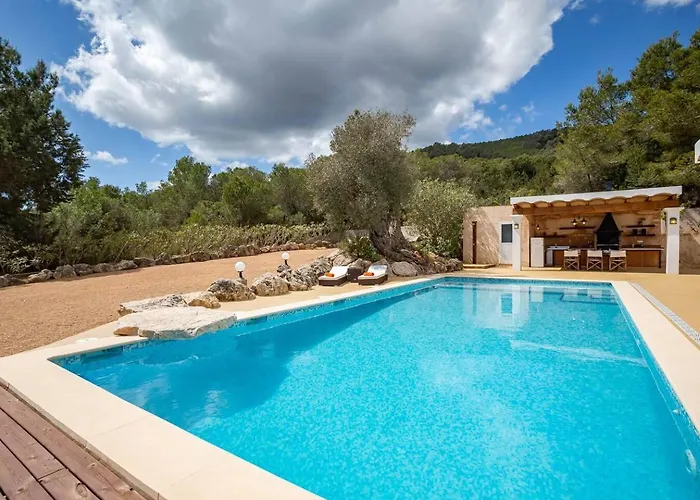 Charming 4Br Finca With Xxl Private Pool - Short Walk To Unvrs & Amnesia